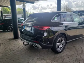 MERCEDES-BENZ WIE NEU! GLC 200 d 4MATIC Autom. AMG Line