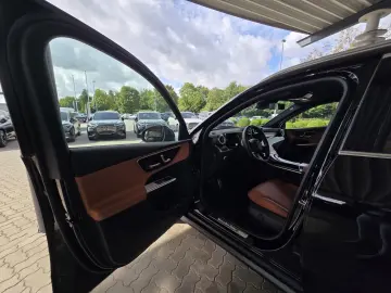 MERCEDES-BENZ WIE NEU! GLC 200 d 4MATIC Autom. AMG Line