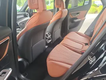 MERCEDES-BENZ WIE NEU! GLC 200 d 4MATIC Autom. AMG Line