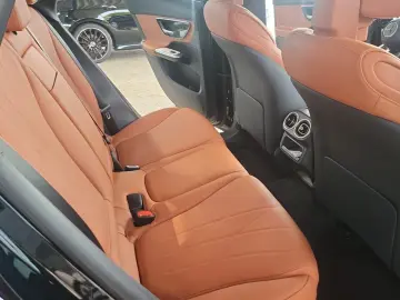 MERCEDES-BENZ WIE NEU! GLC 200 d 4MATIC Autom. AMG Line