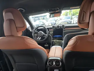 MERCEDES-BENZ WIE NEU! GLC 200 d 4MATIC Autom. AMG Line