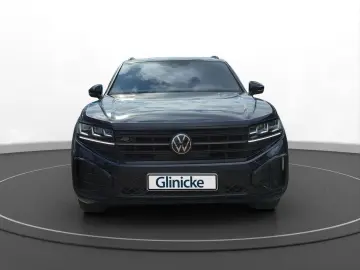 Volkswagen Touareg R-Line 3 0 l V6 TDI 4MOTION 286 PS   PAN