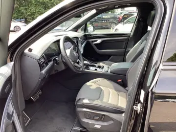 Volkswagen Touareg 3.0 TDI R-Line 4M LED AHK camera pano