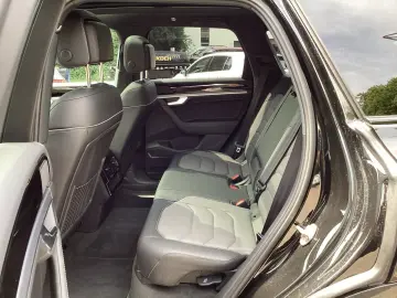 Volkswagen Touareg 3.0 TDI R-Line 4M LED AHK camera pano
