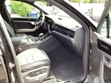 Volkswagen Touareg 3.0 TDI R-Line 4M LED AHK camera pano