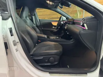 MERCEDES-BENZ CLA CLA 200 d AMG Line 360 Ambient.Burmester