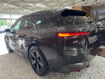 BMW iX 40Sport Massage Harman Kardon 21 Zoll