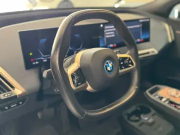 BMW iX 40Sport Massage Harman Kardon 21 Zoll