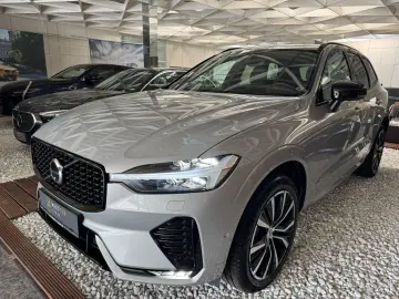 VOLVO XC60 Ultra Dark AWD H K Pano AHK Sportsitze 360