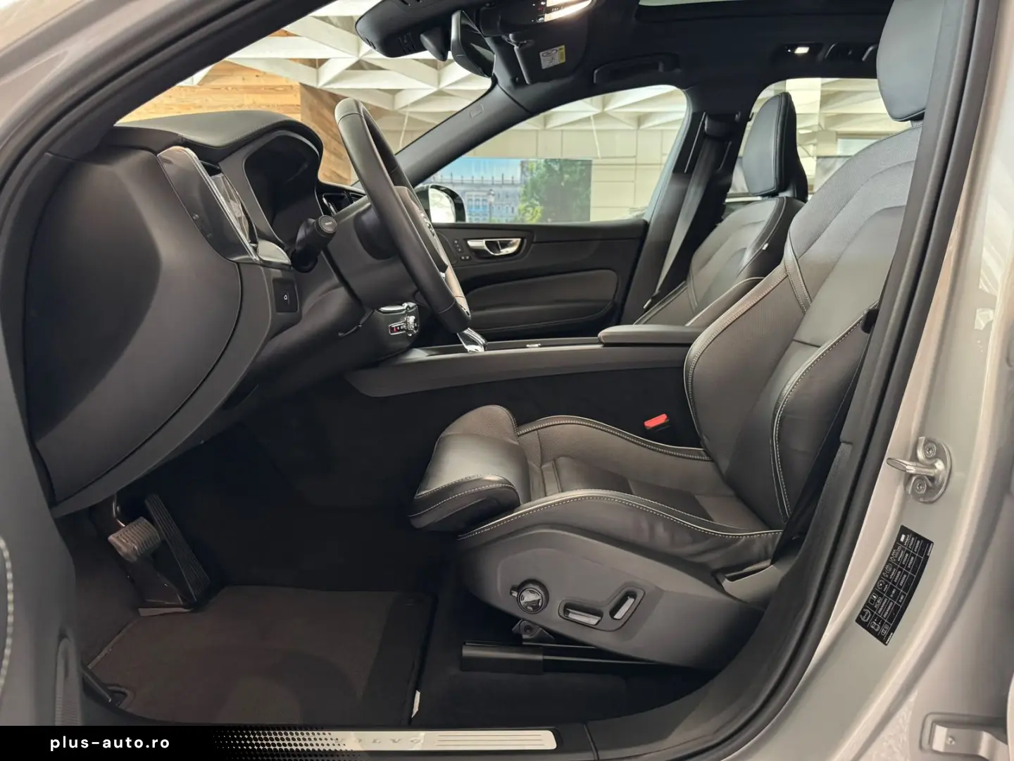 VOLVO XC60 Ultra Dark AWD H K Panoramic
