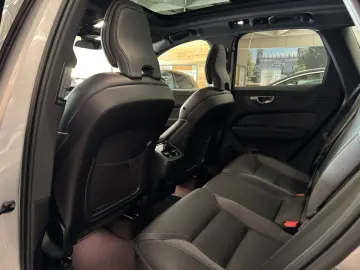 VOLVO XC60 Ultra Dark AWD H K Panoramic