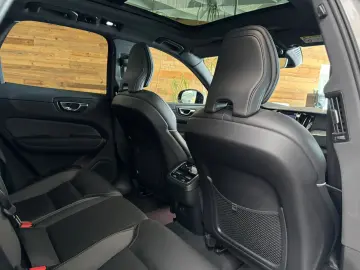 VOLVO XC60 Ultra Dark AWD H K Panoramic