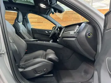 VOLVO XC60 Ultra Dark AWD H K Panoramic