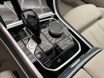BMW 8 840d xDrive M Sport B&W