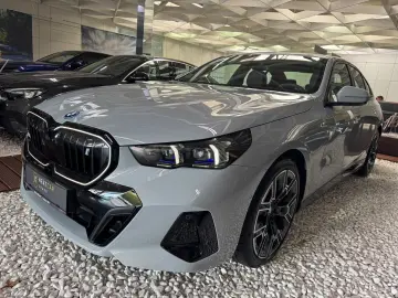 BMW i5 40eDrive M Sport B&W Sitzb. AHK 20Zoll Iconic