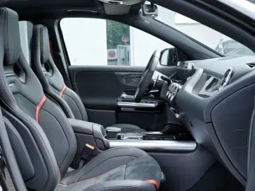 Mercedes-Benz GLA 35 AMG GLA 35 4M AMG