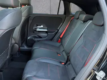 Mercedes-Benz GLA 35 AMG 4M Pano Mutlibeam Totwinkel