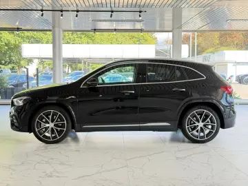 Mercedes-Benz GLA 35 AMG WIDE CARBON DISTRONIC