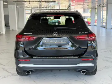 Mercedes-Benz GLA 35 AMG WIDE CARBON DISTRONIC