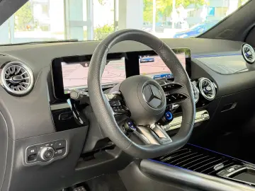 Mercedes-Benz GLA 35 AMG WIDE CARBON DISTRONIC