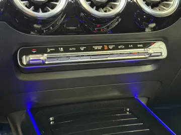 Mercedes-Benz GLA 35 AMG WIDE CARBON DISTRONIC
