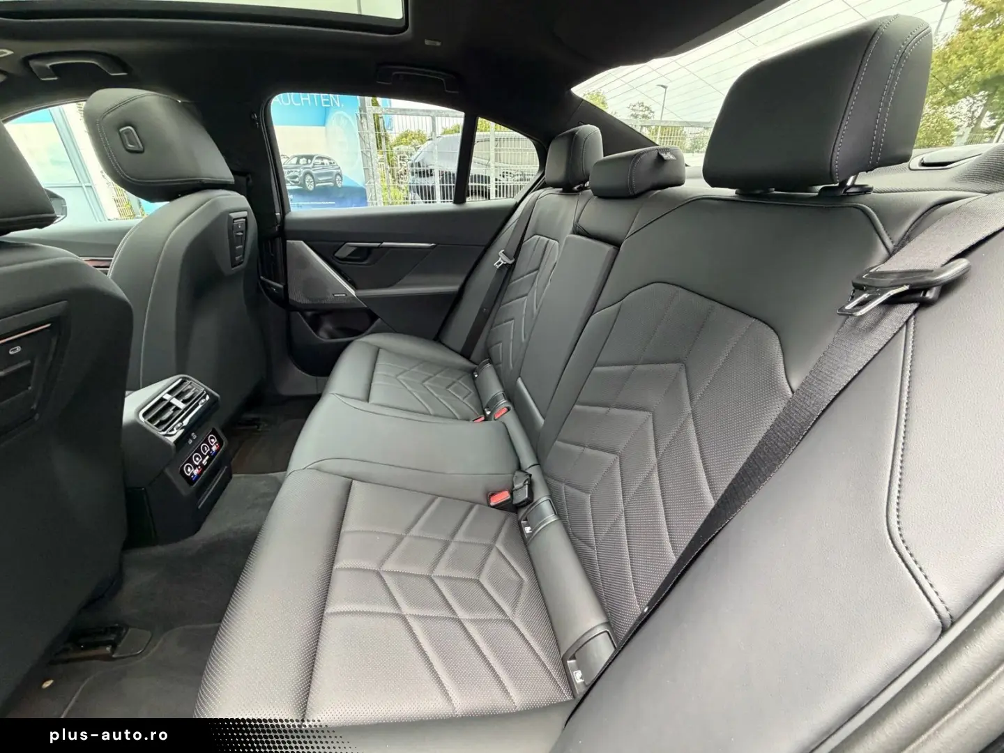 BMW 520d xDrive M Sport Pano DA  360  H&K Ad-Led 20