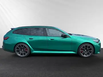 BMW M5 Touring AHK Panorama DAProf. B&W