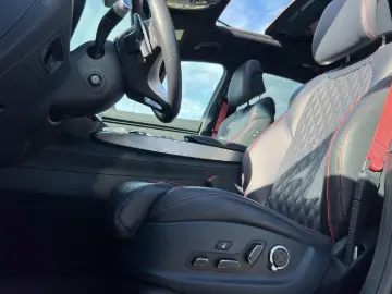 GENESIS GV70 2.2D Sport 4WD PANO 360  MASSAGE SITZKLIMA