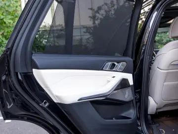 BMW X5 M60i xDrive