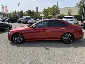 MERCEDES-BENZ E 300 e 4M Pano MBeam DISTR 360 Night DAB SHZ