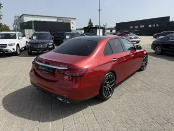 MERCEDES-BENZ E 300 e 4M Pano MBeam DISTR 360 Night DAB SHZ
