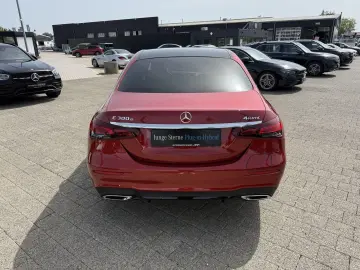 MERCEDES-BENZ E 300 e 4M Pano MBeam DISTR 360 Night DAB SHZ