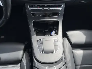 MERCEDES-BENZ E 300 e 4M Pano MBeam DISTR 360 Night DAB SHZ