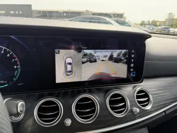 MERCEDES-BENZ E 300 e 4M Pano MBeam DISTR 360 Night DAB SHZ