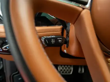 Bentley Bentayga  DVD