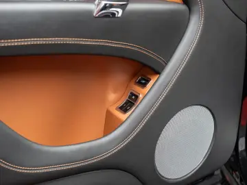 Bentley Bentayga  DVD
