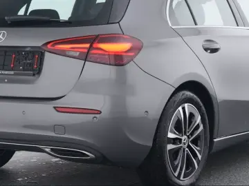 Mercedes-Benz A 180 PROGRSSIVE R-KAM LED LENK