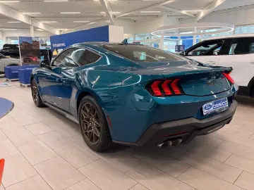 Ford Mustang GT Fastback 5.0 V8