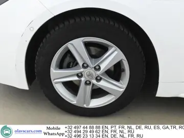 TOYOTA Corolla 1.8 Hybrid Aut. LED Virtual Navi Camera
