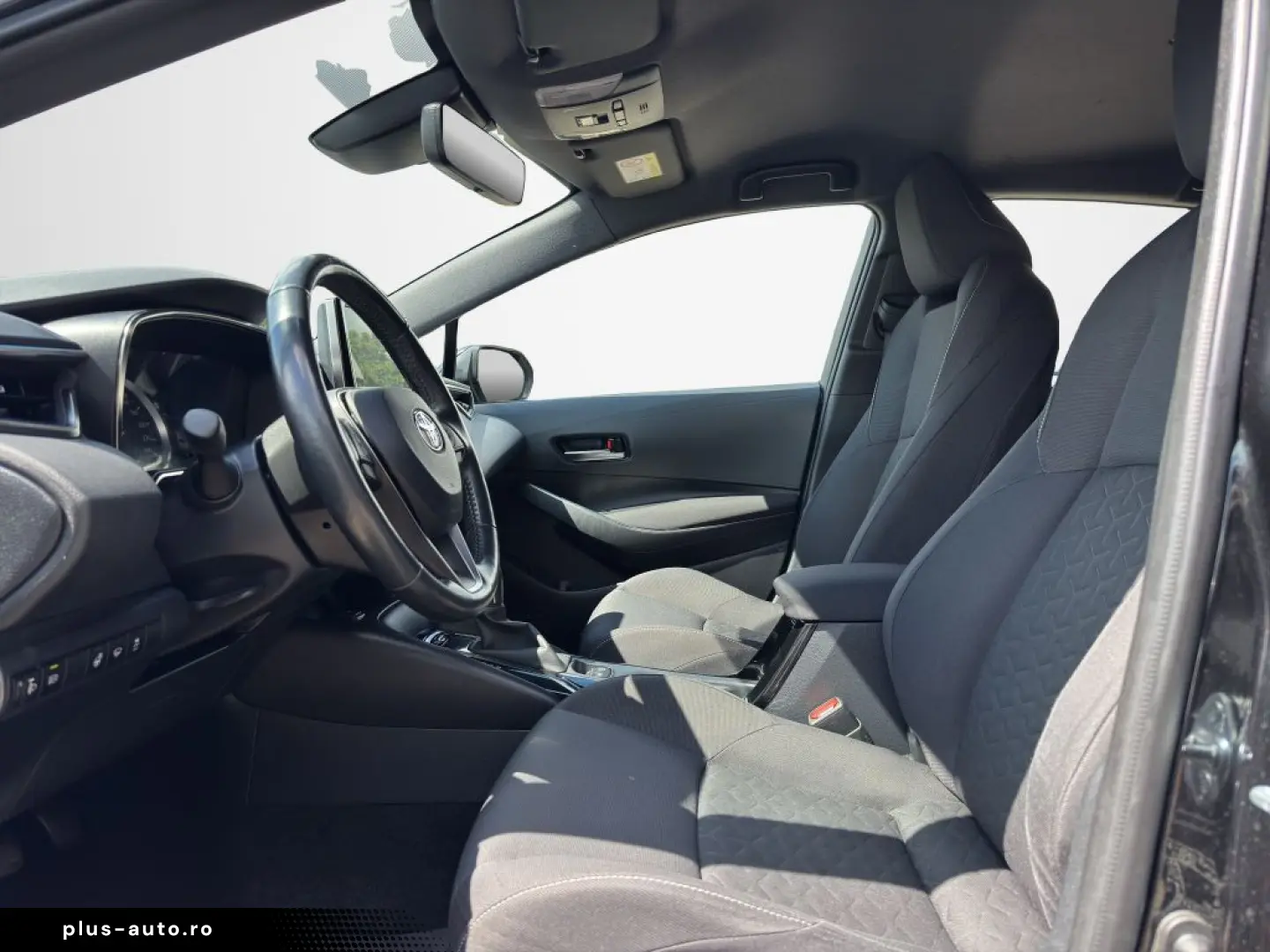 TOYOTA Corolla 1.8 Hybrid Business Edition