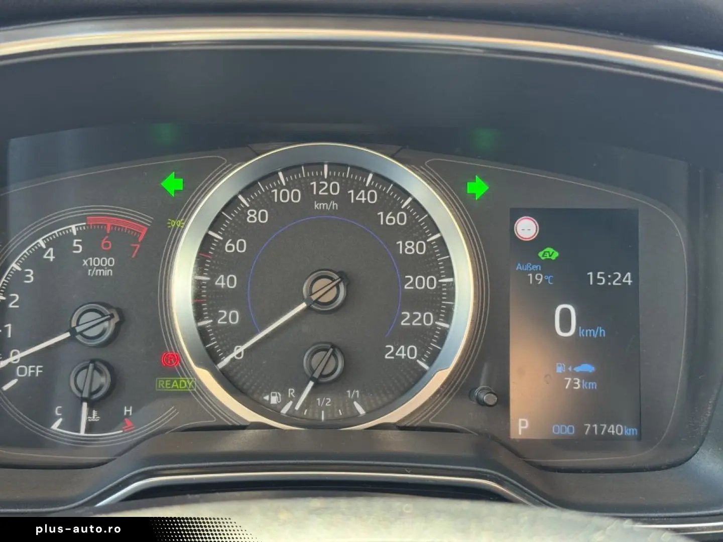TOYOTA Corolla 1.8 Hybrid Business Edition