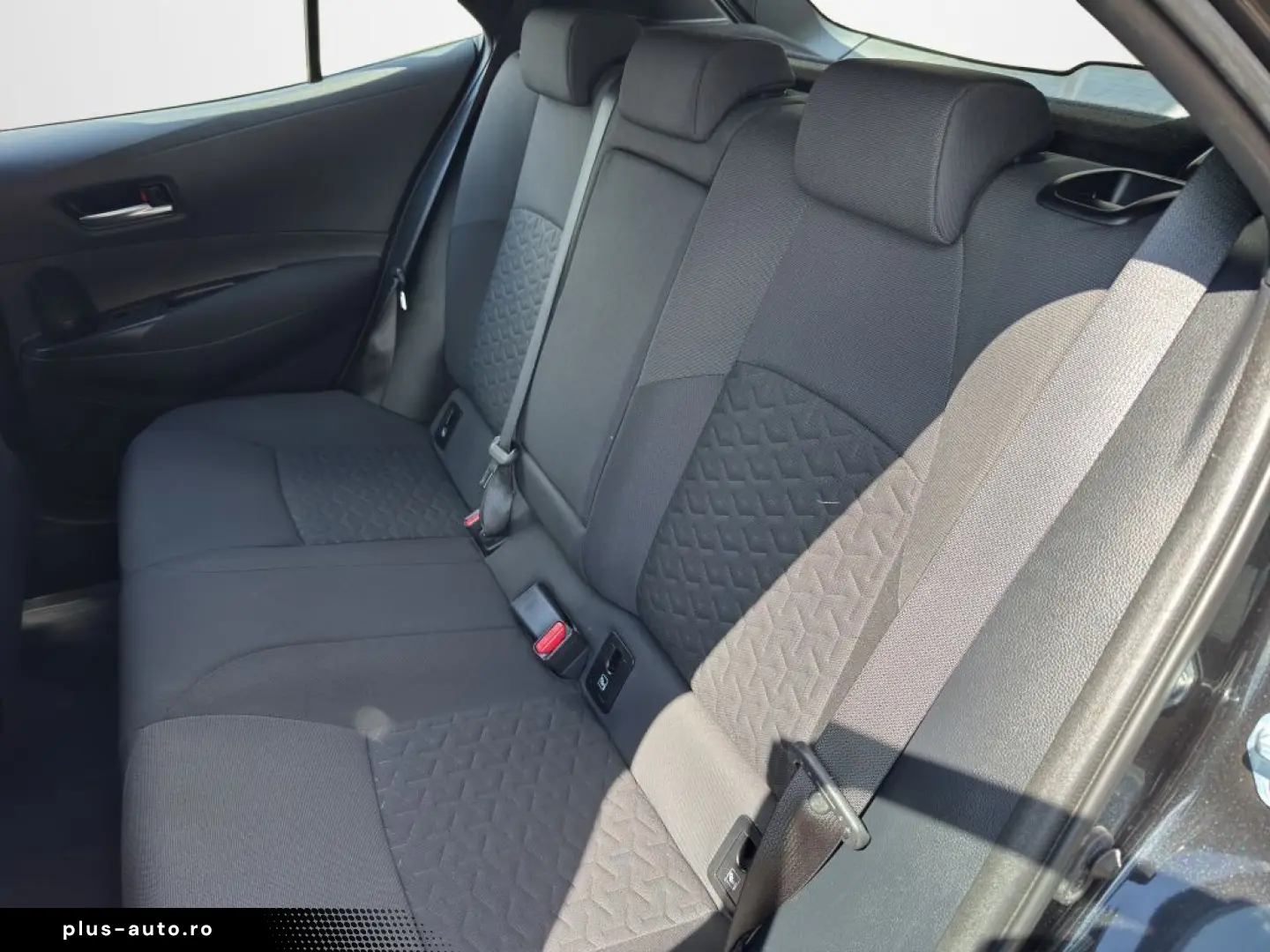 TOYOTA Corolla 1.8 Hybrid Business Edition