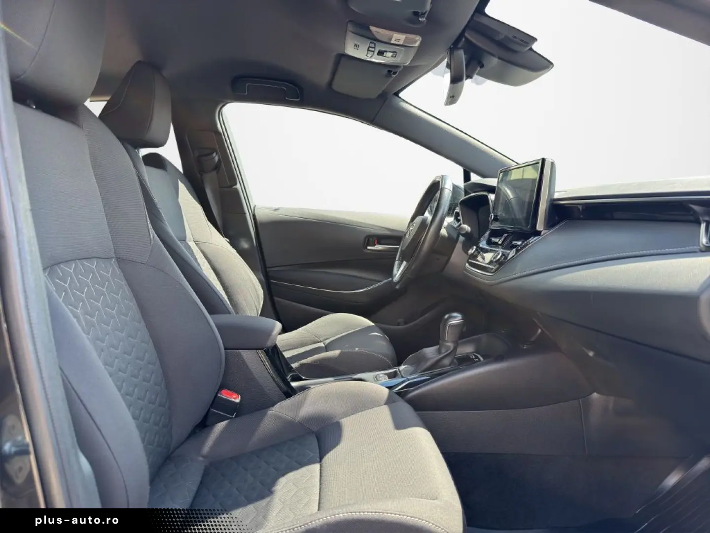 TOYOTA Corolla 1.8 Hybrid Business Edition