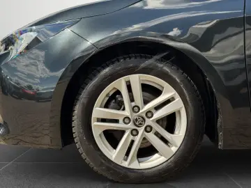 TOYOTA Corolla 1.8 Hybrid Business Edition