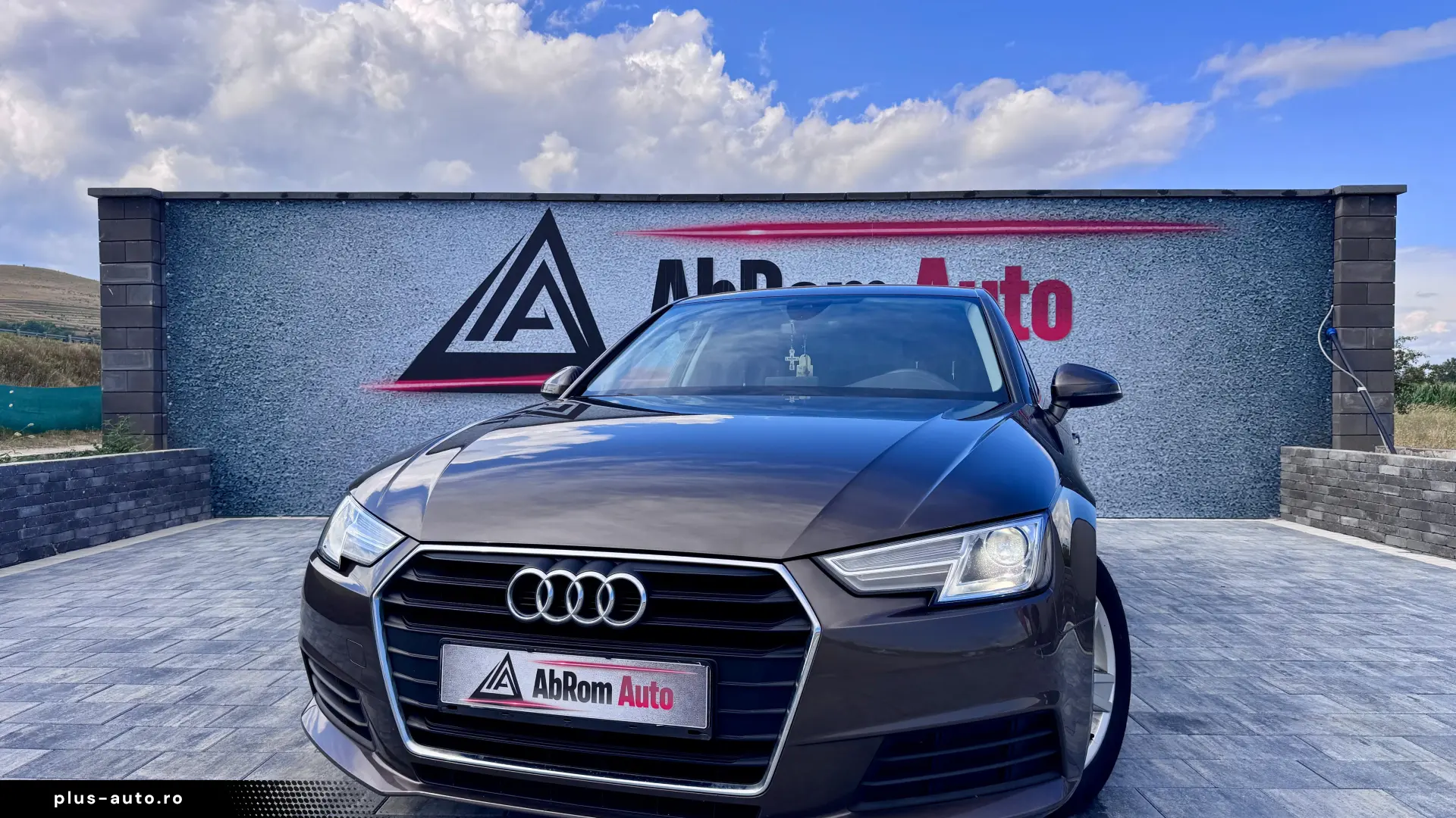 AUDI A4 SEDAN