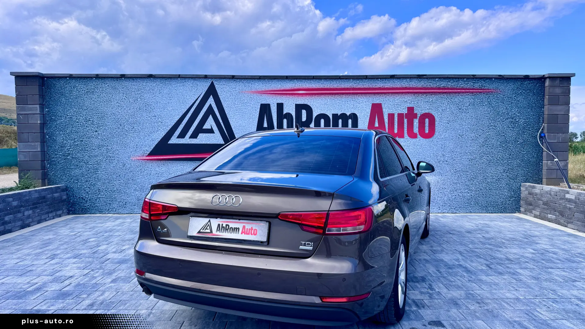 AUDI A4 SEDAN