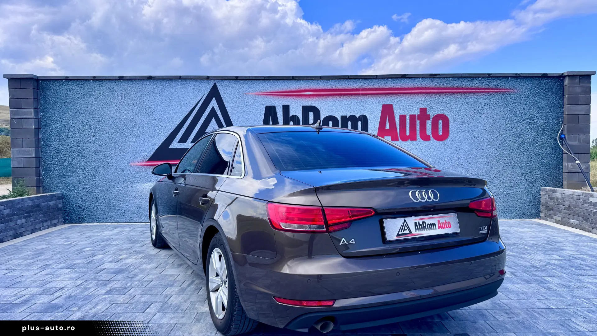 AUDI A4 SEDAN