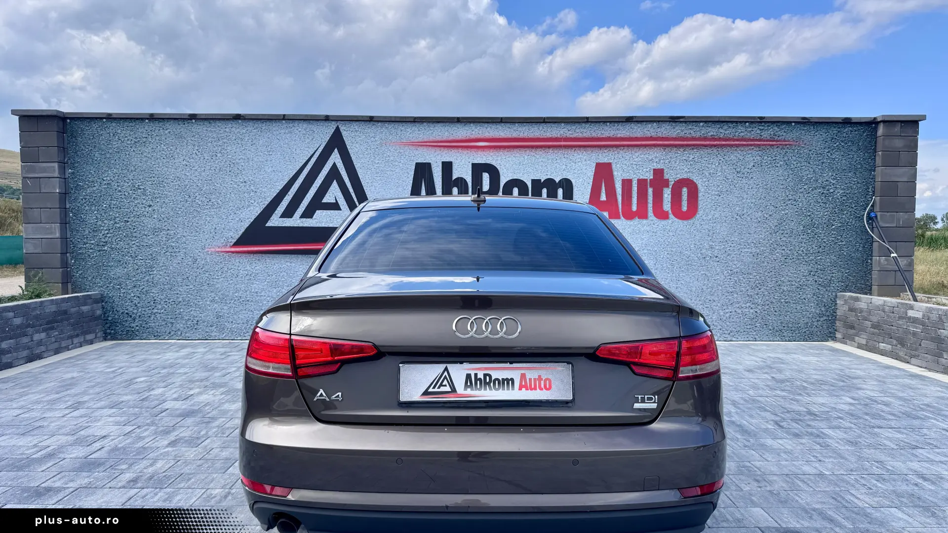 AUDI A4 SEDAN