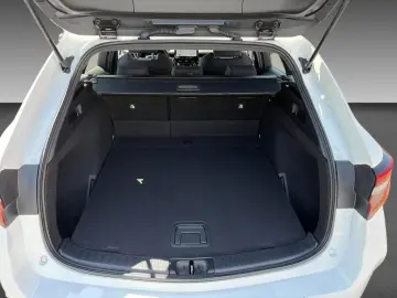TOYOTA Corolla Touring Sports  1 8 Hybrid Business Edit