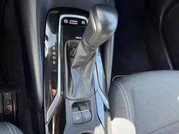TOYOTA Corolla Touring Sports  1 8 Hybrid Business Edit